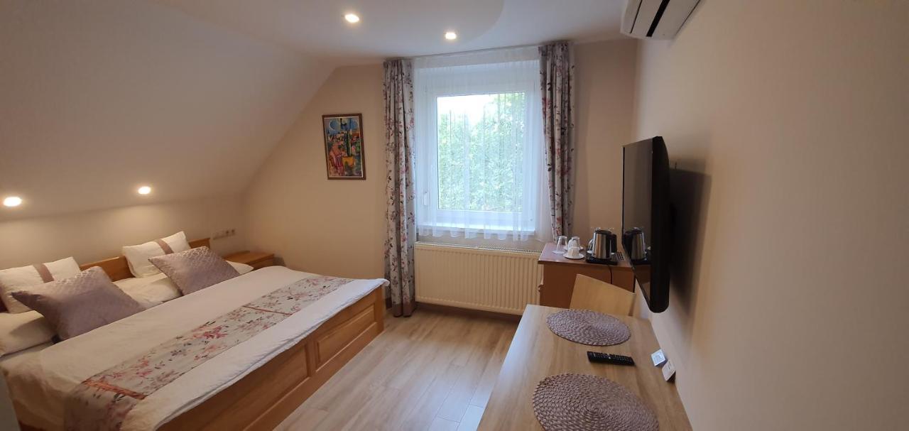 Ferienwohnung Tuenderlak Vendeghaz Balatonfüred Exterior foto