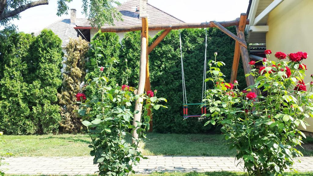 Ferienwohnung Tuenderlak Vendeghaz Balatonfüred Exterior foto